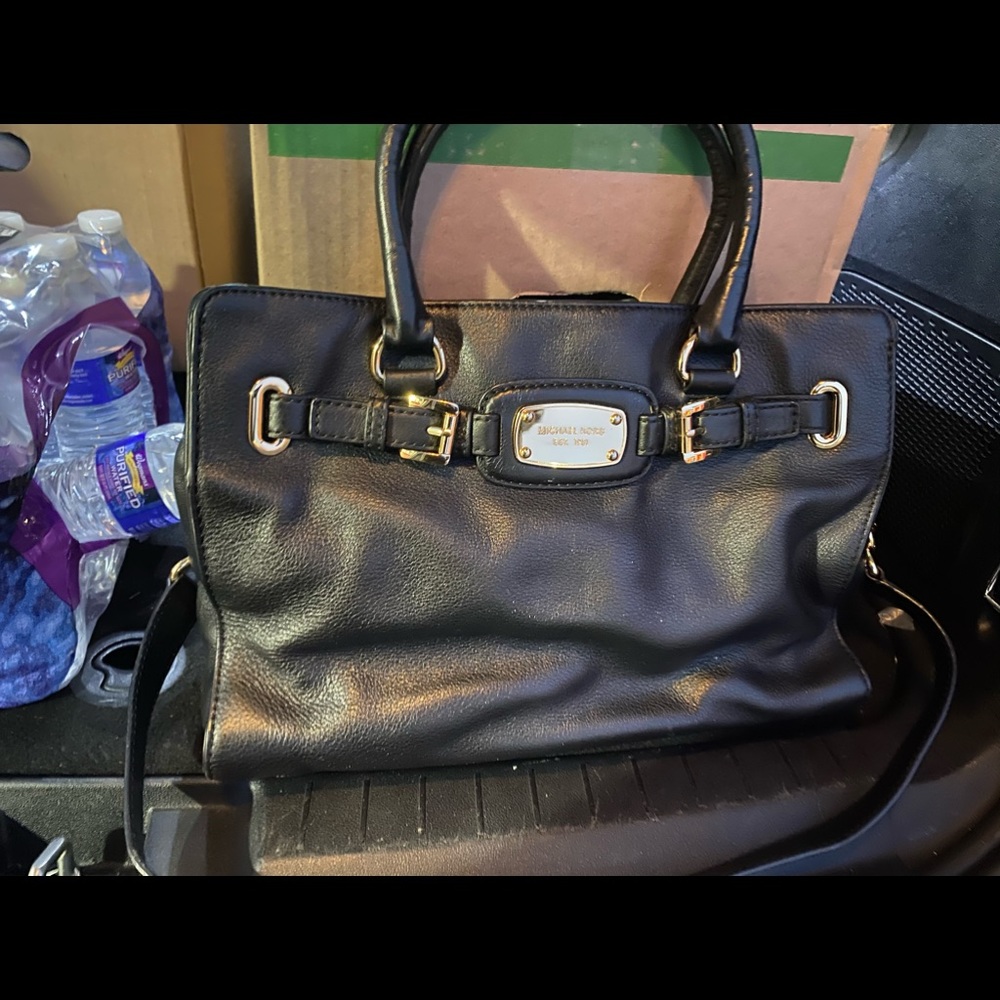 Micheal Kors purse